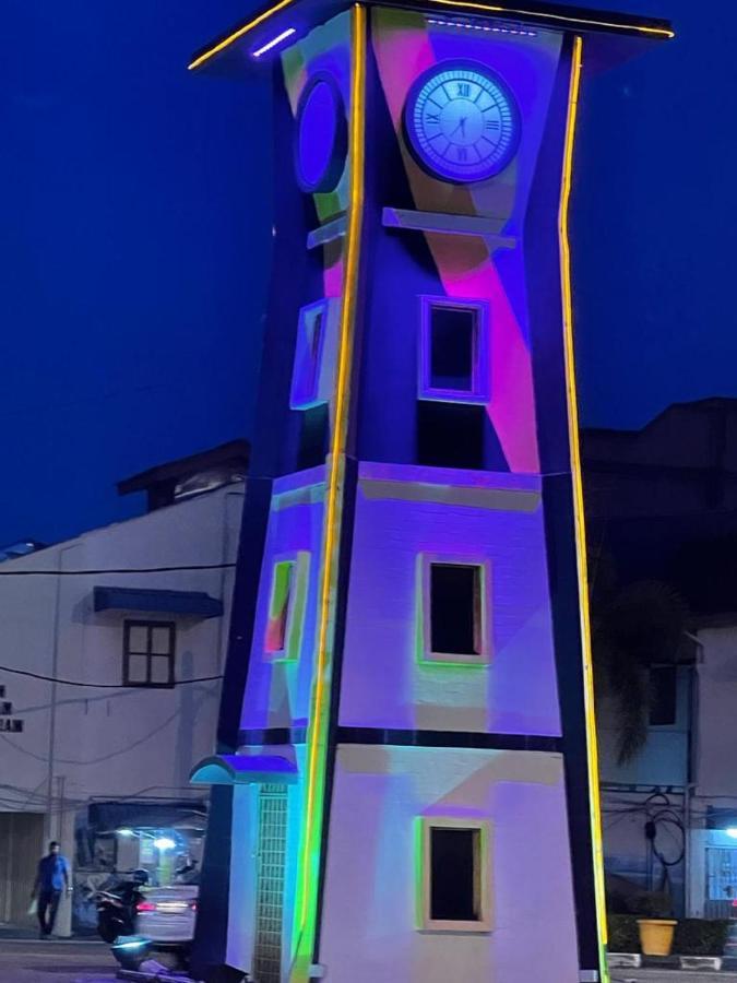 Sri Indar & Hotel Parit Buntar