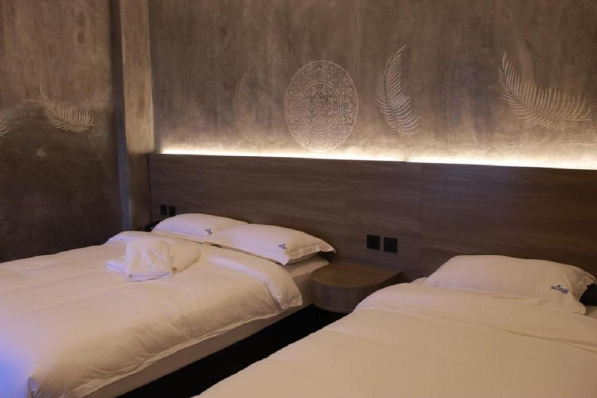 Sri Indar & Hotel 4*
