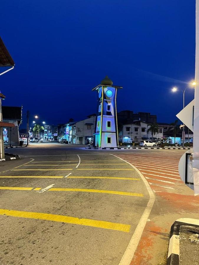 Sri Indar & 4* Parit Buntar